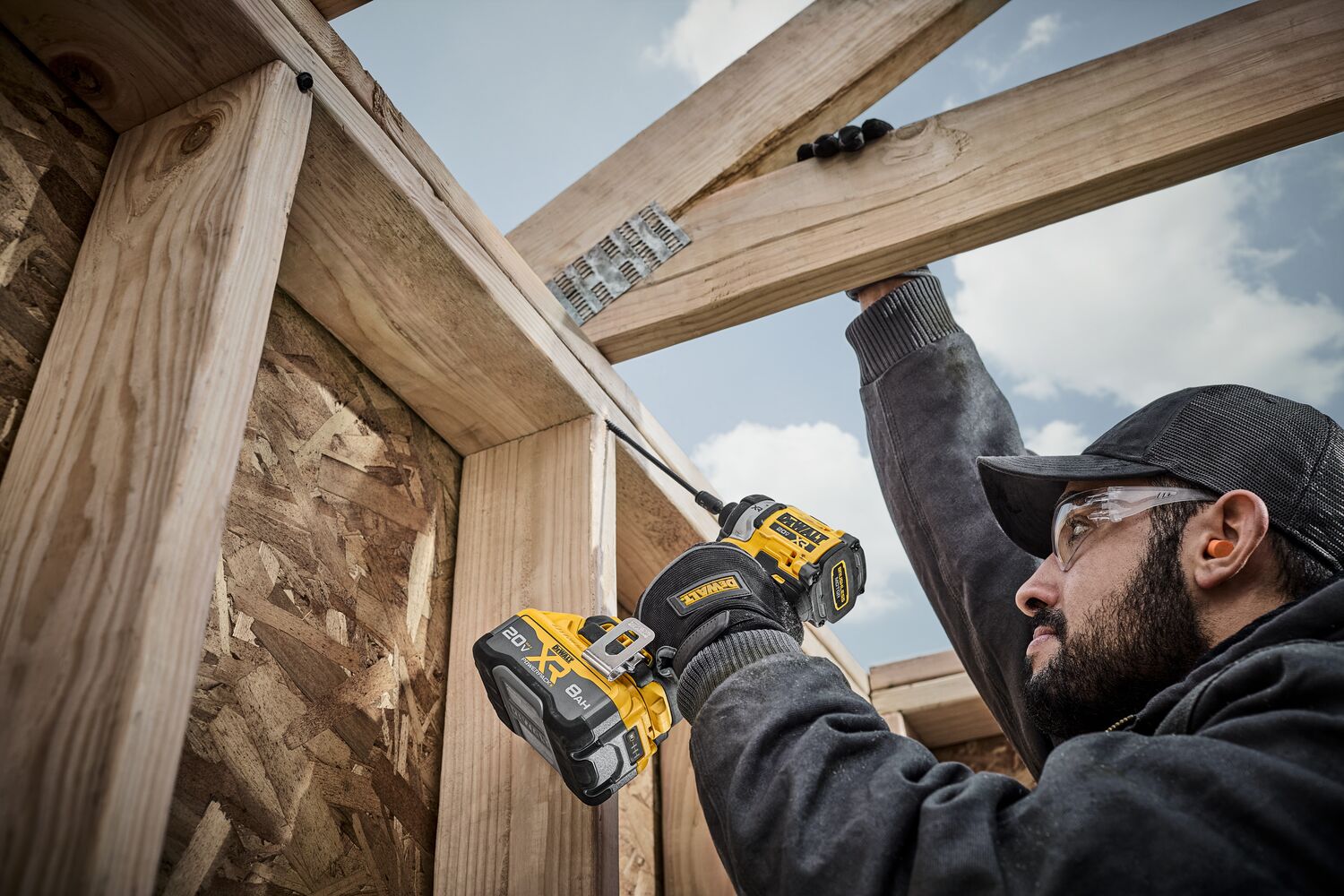 DEWALT 20V MAX  XR(®) 3-Speed High Torque 1/4 in. Impact Driver Application Image Driving Screw